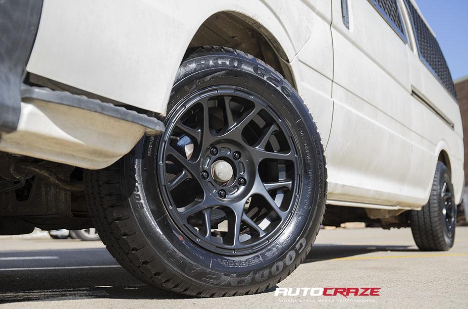 TOYOTA-HIACE-BULLY-KM708-SATIN-BLACK